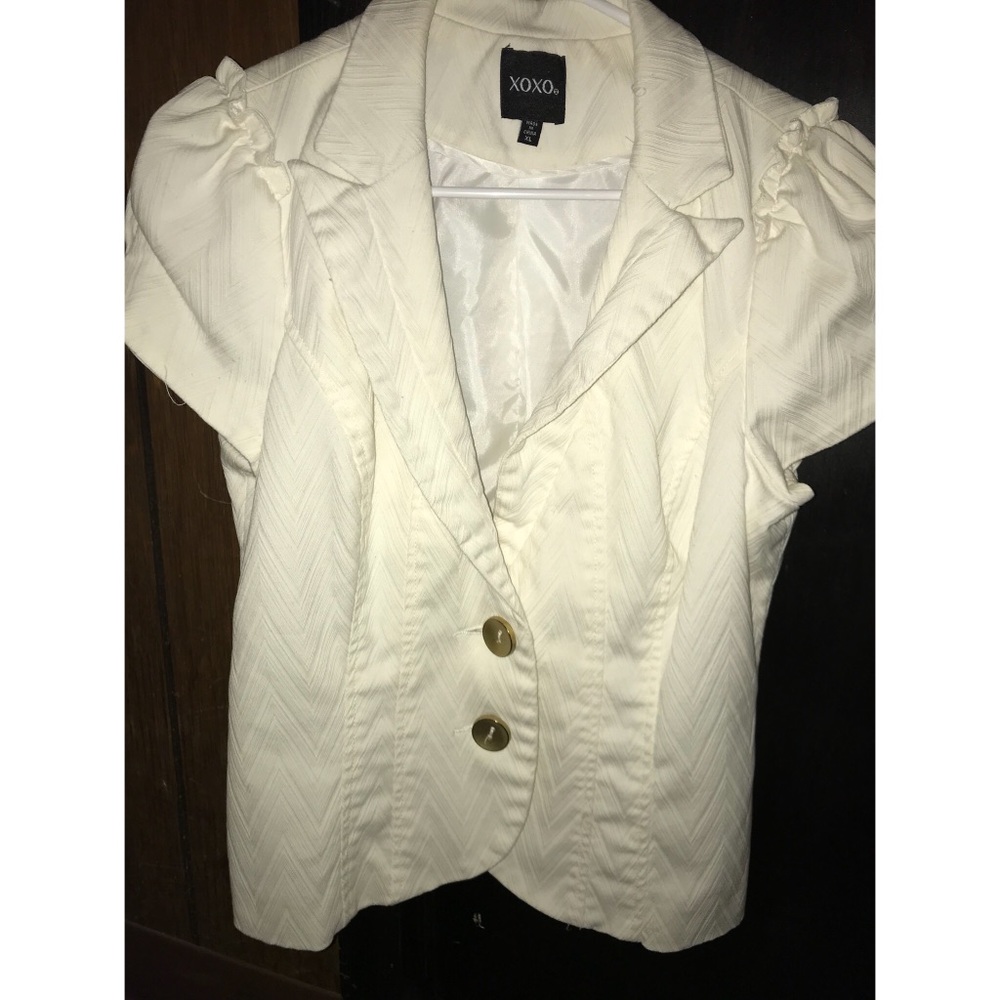 Short sleeve blazer